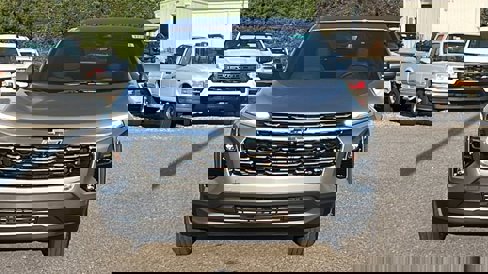 New 2026 Chevrolet Equinox LT w/ Safety and Technology Package image 2