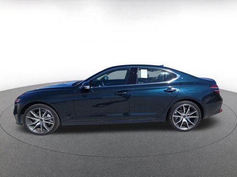 Used 2025 Genesis G70 2.5T image 5