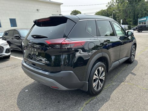 Used 2023 Nissan Rogue SV image 3