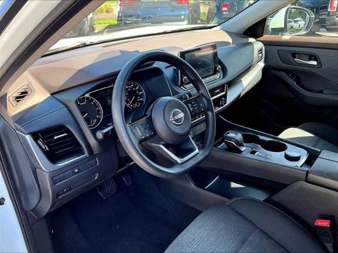 Certified 2022 Nissan Rogue SV image 8