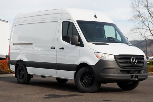 Used 2025 Mercedes-Benz Sprinter 2500 image 3