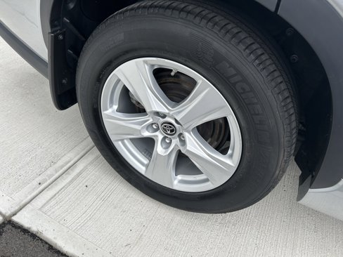 Used 2022 Toyota Highlander L image 20