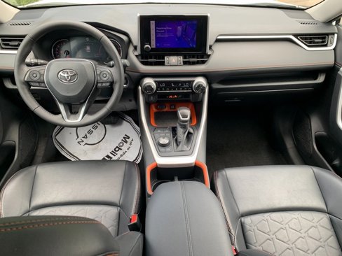 Used 2024 Toyota RAV4 Adventure image 14
