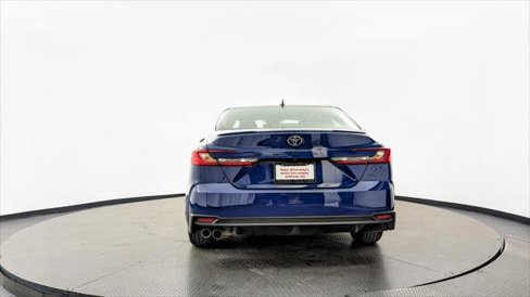 Used 2025 Toyota Camry SE image 7