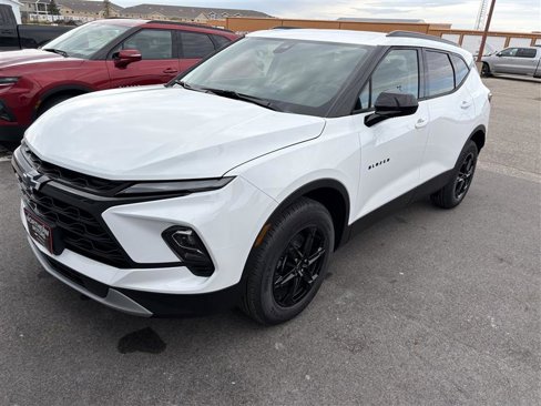 New 2025 Chevrolet Blazer LT w/ Midnight/Sport Edition image 2