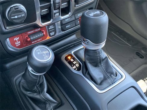 New 2024 Jeep Wrangler Unlimited Rubicon w/ Convenience Group image 18