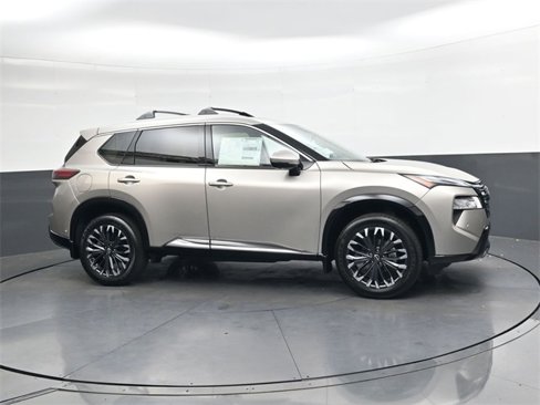 New 2026 Nissan Rogue Platinum image 3