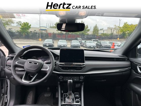 Used 2025 Jeep Compass Trailhawk w/ Trailer Tow Group image 9