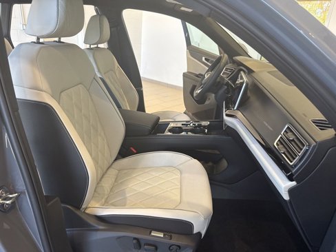 New 2026 Volkswagen Atlas Cross Sport SEL Premium R-Line image 13