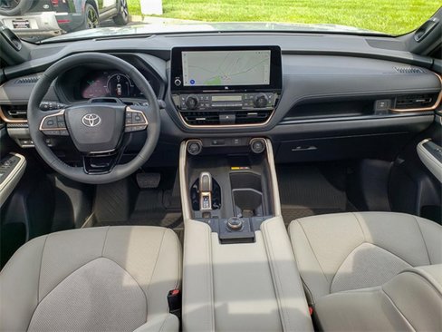Used 2025 Toyota Grand Highlander AWD Hybrid image 22