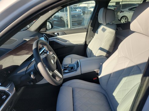 New 2026 BMW X5 M60i w/ Climate Comfort Package image 23
