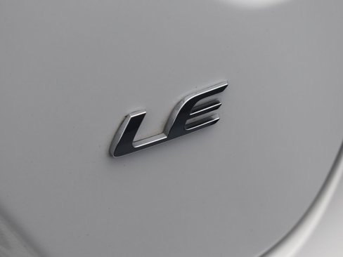 Used 2022 Toyota Corolla LE image 34