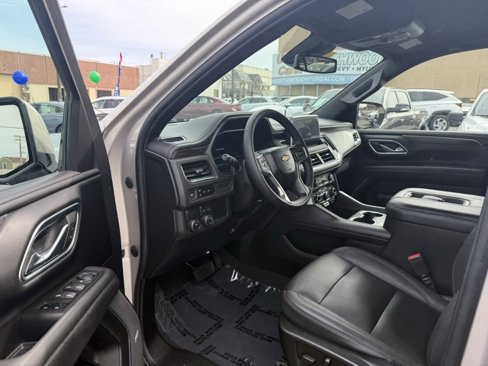 Used 2023 Chevrolet Suburban LT image 10