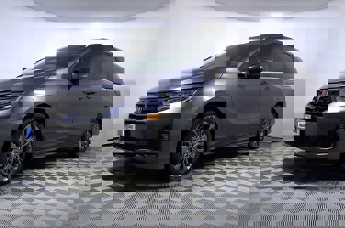 New 2026 Honda Odyssey Touring image 2