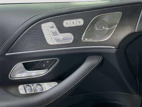 New 2026 Mercedes-Benz GLS 580 4MATIC image 21
