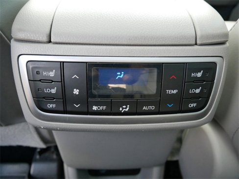 Used 2016 Toyota Highlander Limited Platinum image 11