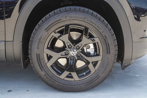 New 2025 Volkswagen Atlas Peak Edition SE image 11