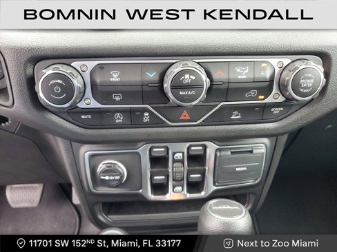 Used 2025 Jeep Gladiator Sport image 22