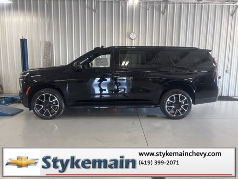 New 2026 Chevrolet Suburban RST image 5