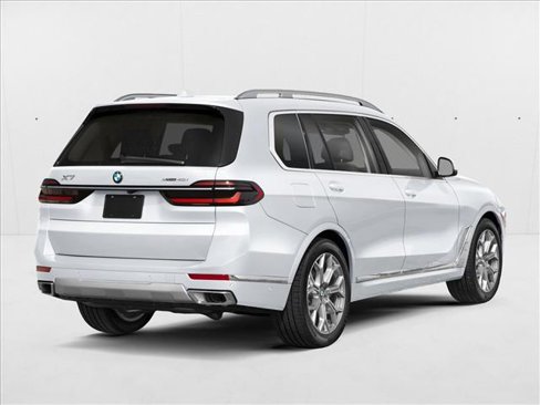 New 2026 BMW X7 M60i image 2