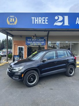 Used 2017 Volkswagen Tiguan S image 2