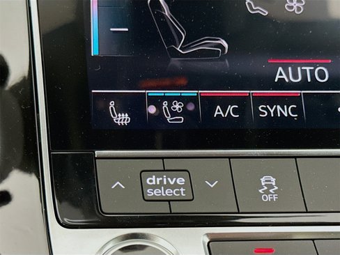 New 2025 Audi Q8 Premium Plus image 21