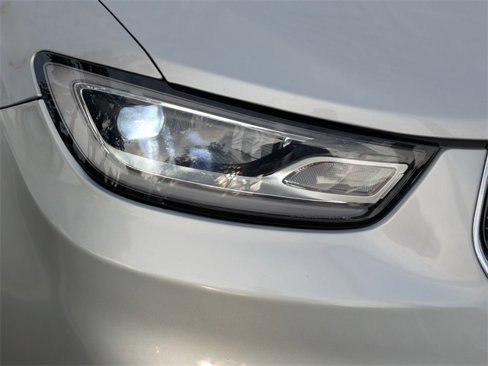 Used 2024 Chrysler Pacifica Touring-L image 9