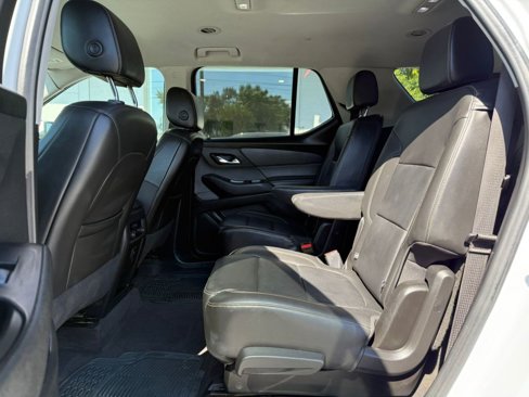 Used 2020 Chevrolet Traverse LT w/ Driver Confidence II Package image 18