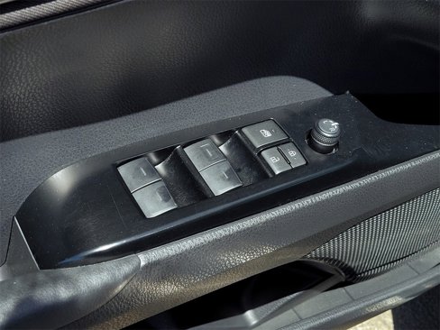 Used 2025 Toyota Camry LE image 11