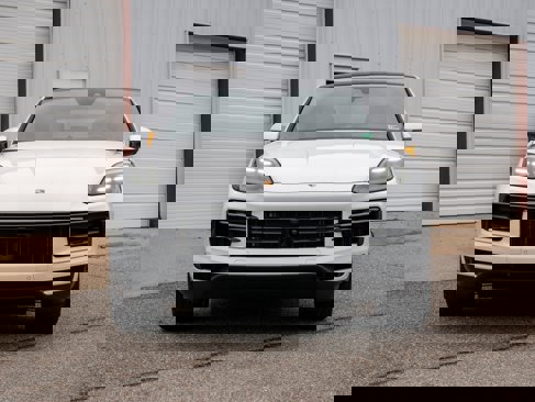New 2025 Porsche Cayenne Coupe image 10