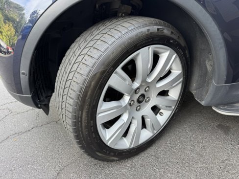 Used 2019 Land Rover Discovery HSE image 35