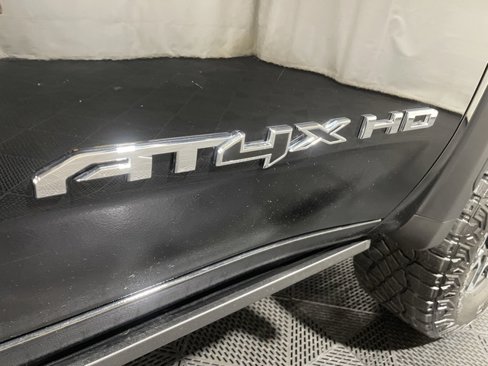 Used 2025 GMC Sierra 2500 AT4X image 30