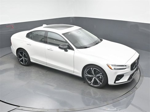 Used 2025 Volvo S60 B5 Plus w/ Protection Package Premier image 42