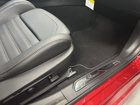 New 2025 Alfa Romeo Giulia AWD w/ Driving Assist Package image 11