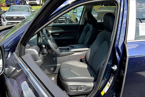 New 2025 Toyota Grand Highlander AWD image 9