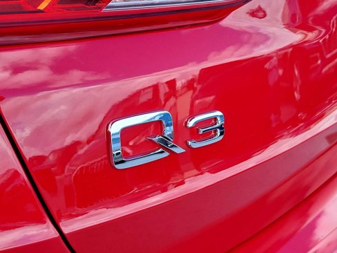New 2025 Audi Q3 2.0T Premium image 10