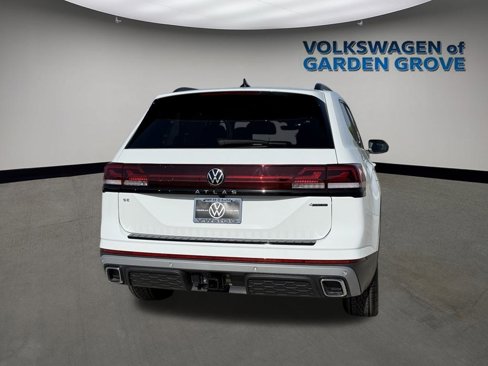 New 2025 Volkswagen Atlas Peak Edition SE image 10