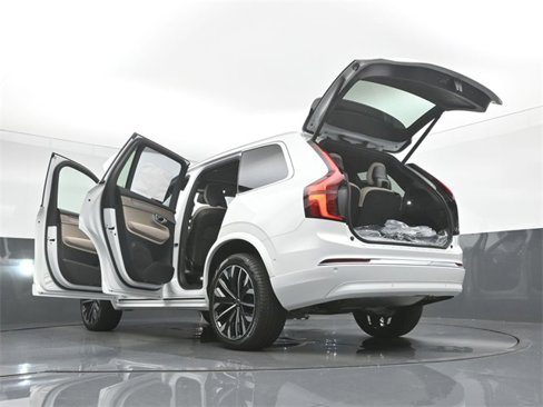 New 2026 Volvo XC90 B6 Plus w/ Protection Package Premier image 57