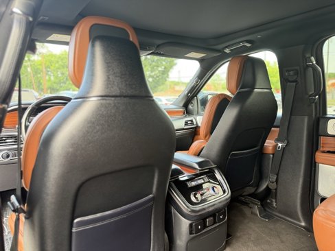 Used 2019 Lincoln Navigator Reserve image 21