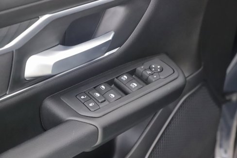 New 2025 RAM 1500 4x4 Crew Cab image 18