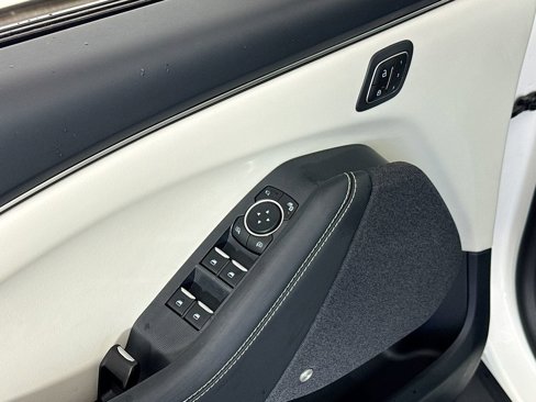 Certified 2025 Ford Mustang Mach-E Premium image 18