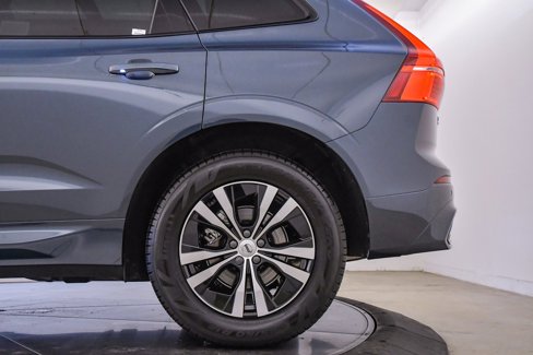 Certified 2025 Volvo XC60 B5 Core w/ Protection Package Premier image 10