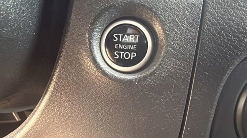 Used 2022 Nissan Frontier SV image 17