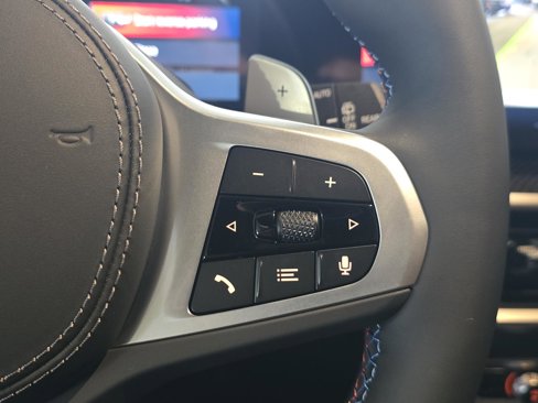 New 2026 BMW X5 M60i w/ Executive Package image 23
