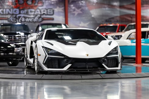 Used 2024 Lamborghini Revuelto image 7