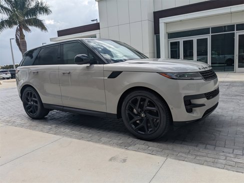 New 2025 Land Rover Range Rover Sport SE image 2