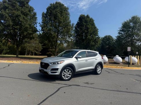 Used 2019 Hyundai Tucson SE image 1
