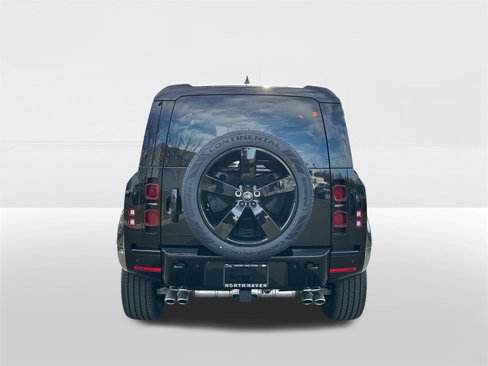 New 2025 Land Rover Defender 110 X-Dynamic SE image 3