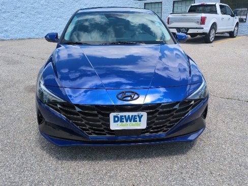 Used 2023 Hyundai Elantra Limited w/ Cargo Package image 8