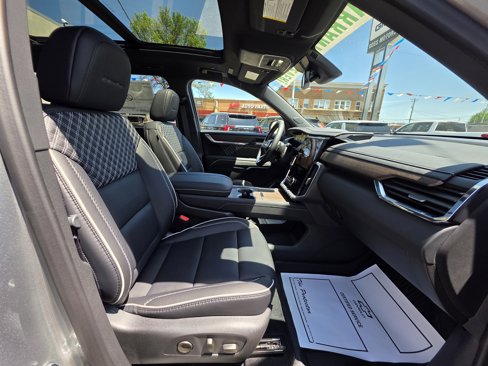 New 2025 GMC Acadia Denali w/ LPO, Floor Liner Package image 23